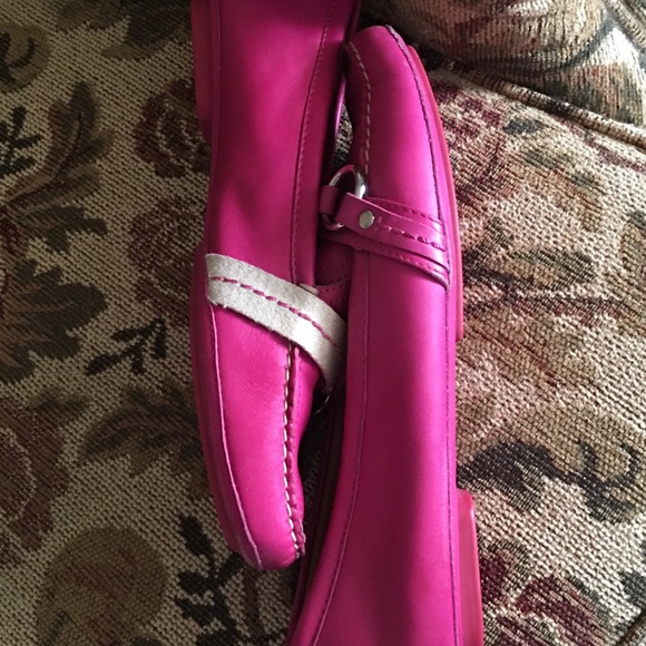 Beautiful Leather Coach Loafers in Fuschia - womens size 8.5 Medium - Picture 8 of 9